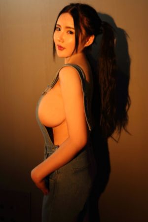 扒开粉嫩的小缝隙喷白浆_4K高清完整版