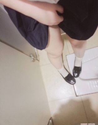 情侣戒指图片欧美_最近国语在线观看